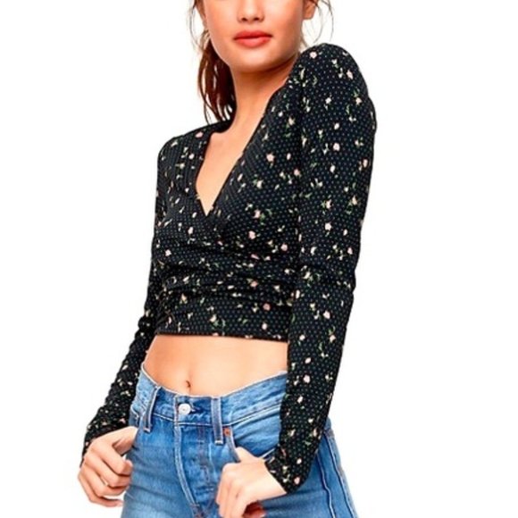 SUNDAY BEST Aritzia Floral Wrap Crop Top sz XS - Picture 2 of 9